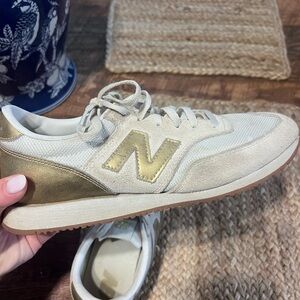 New Balance Gold Sneakers Retro Design